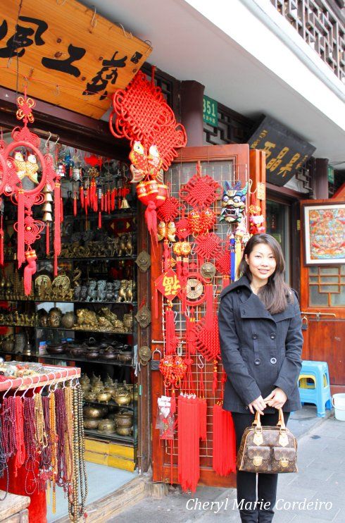 Cheryl Marie Cordeiro, Yuyuan, Shanghai 2011.