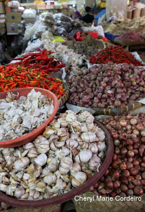 Denpasar Market, garlic and onions.